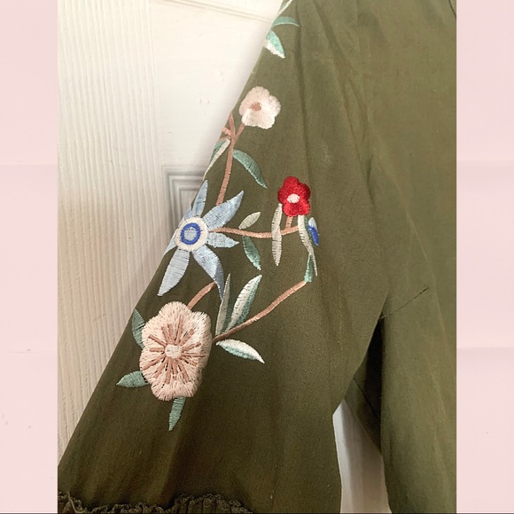 Top - Picture 3 of 4